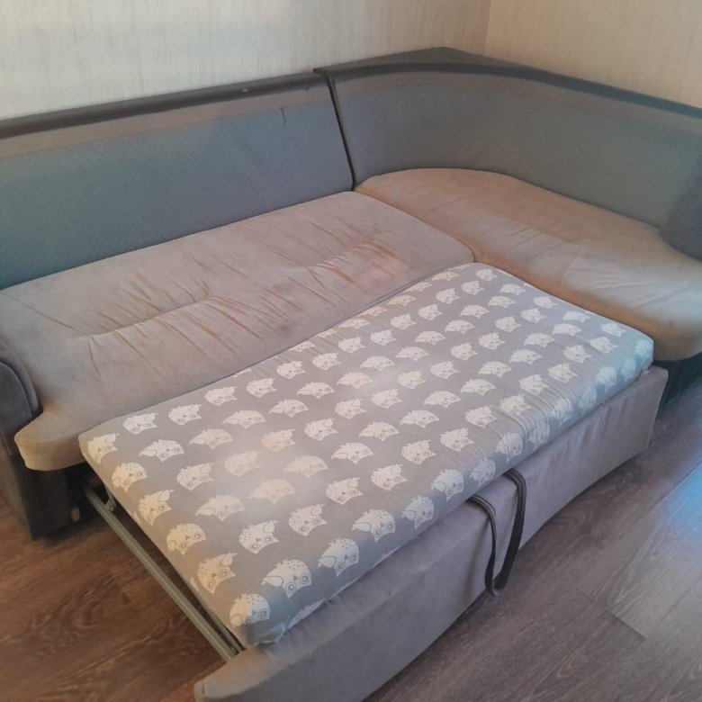 Диван угловой, правый угол – купить в Челябинске, цена 4 000 руб., дата ...