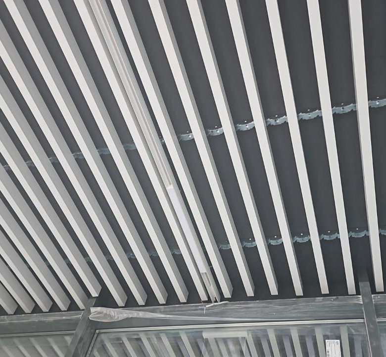 Установить реечный потолок – купить в Москве, цена 150 000 руб., дата ...