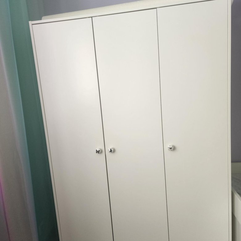 Шкаф Ikea распашной трехдверный Клеппстад – купить в Балашихе, цена 10 ...
